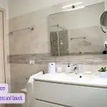 Panorama View, Pool & Garden, 2 Bathrooms, Kingsize & Single-beds, Fast Internet *