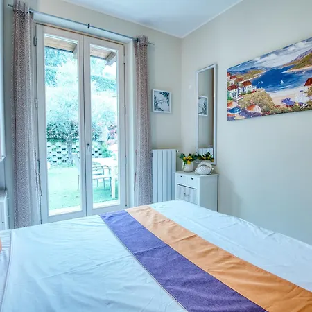 Apartmán Panorama View, Pool & Garden, 2 Bathrooms, Kingsize & Single-beds, Fast Internet *