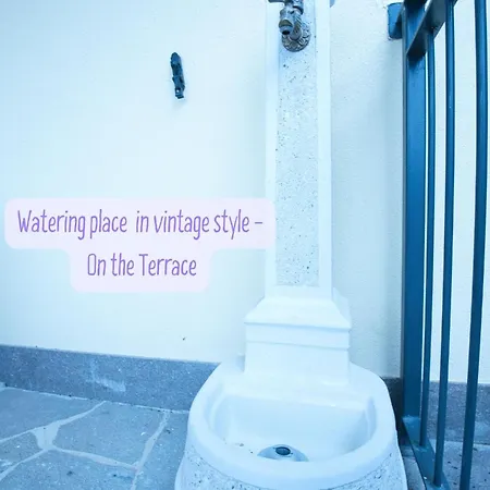 Panorama View, Pool & Garden, 2 Bathrooms, Kingsize & Single-beds, Fast Internet Apartment